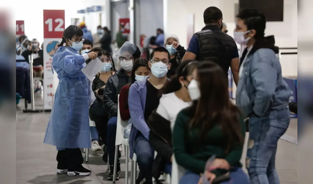 Actualmente, el Ministerio de Salud está vacunando contra la COVID-19 a los menores de 12 años a más. Foto: Antonio Melgarejo Yaranga Actualmente, el Ministerio de Salud está vacunando contra la COVID-19 a los menores de 12 años a más. Foto: Antonio Melgarejo Yaranga