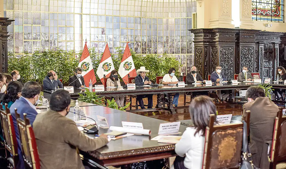 Pliego. El presidente Castillo dio dos grandes mensajes: respaldo a los trabajadores y garantías para el sector privado. Foto: Presidencia