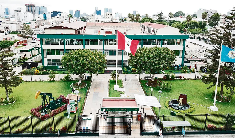 A la deriva. Es un secreto a voces en el sector que los cuadros técnicos están optando por no aceptar sumarse al Minem y aportar así con sus conocimientos. Foto: Andina A la deriva. Es un secreto a voces en el sector que los cuadros técnicos están optando por no aceptar sumarse al Minem y aportar así con sus conocimientos. Foto: Andina