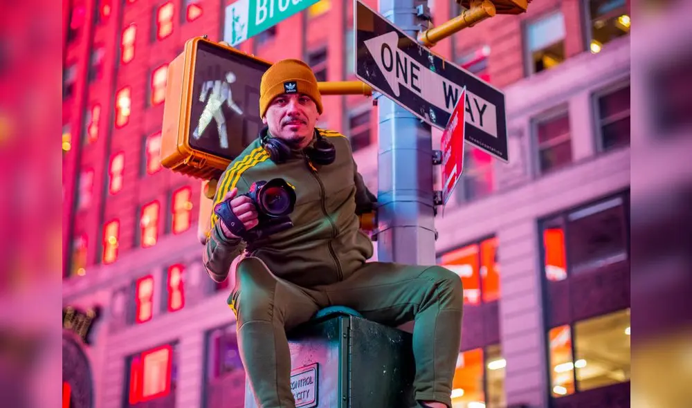 Marco del Río empezó haciendo fotos en Times Square, pero hoy lo buscan para sesiones en lugares icónicos de Nueva York. Marco del Río empezó haciendo fotos en Times Square, pero hoy lo buscan para sesiones en lugares icónicos de Nueva York.