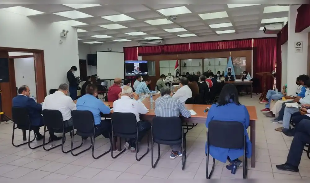 En sesión descentralizada de la Comisión de Energía y Minas del Congreso se realizó pedido de masificación del gas. Foto: Víctor Arrunátegui.