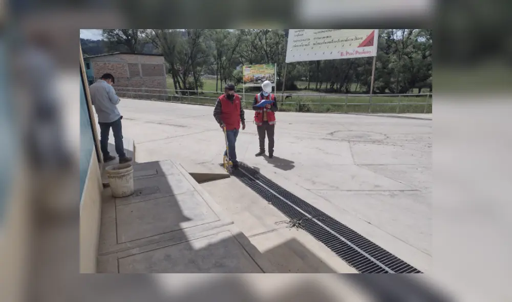 El equipo de control inspeccionó los trabajos de infraestructura vial. Foto: Contraloría El equipo de control inspeccionó los trabajos de infraestructura vial. Foto: Contraloría