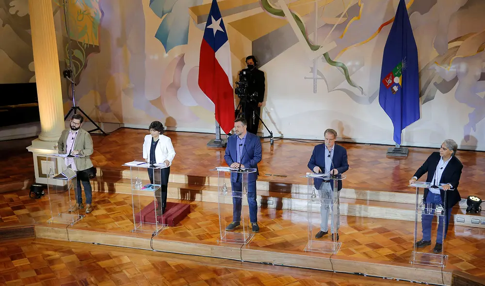 A una semana de las elecciones presidenciales en Chile, se desarrollará el último debate de candidatos. Foto: AFP A una semana de las elecciones presidenciales en Chile, se desarrollará el último debate de candidatos. Foto: AFP