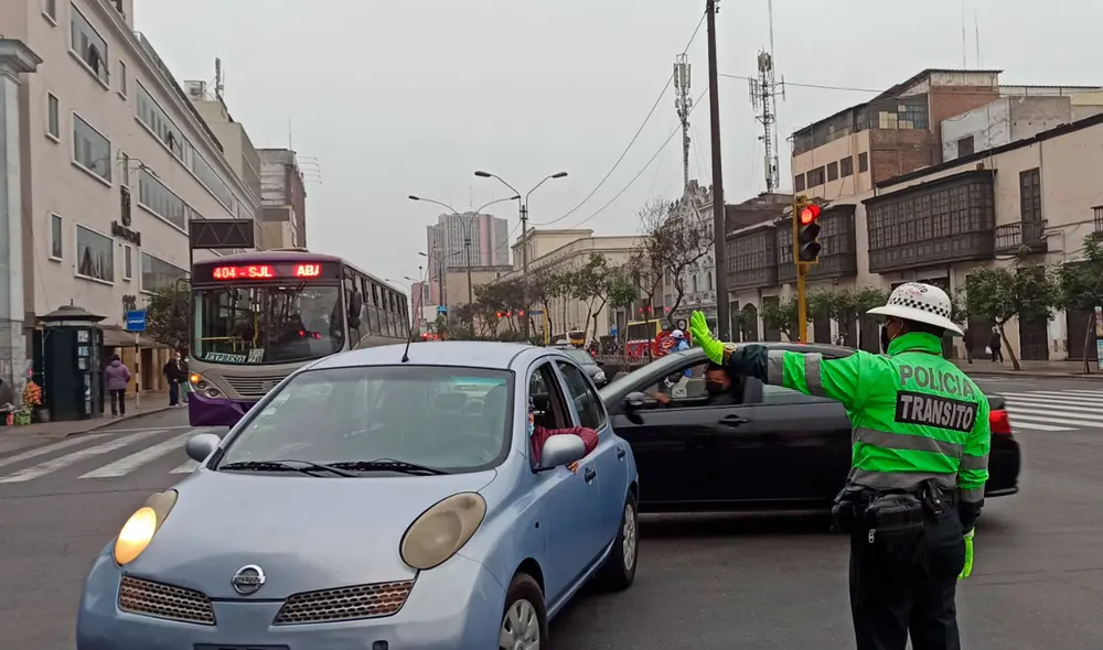 Además, el carné de vacunación será obligatorio para los mayores de 18 años que deseen ingresar a establecimientos cerrados. Foto: La República