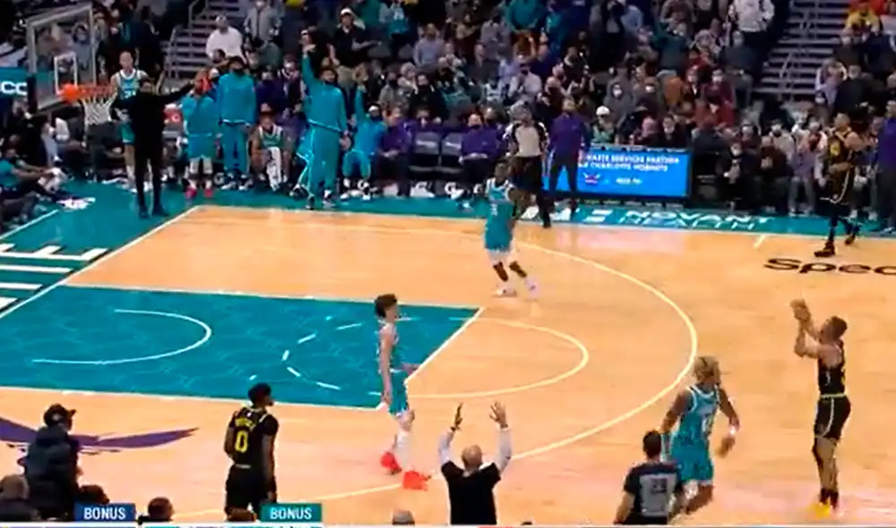 Stephen Curry es considerado uno de los mejores anotadores de la historia del básquet. Foto: captura de ESPN