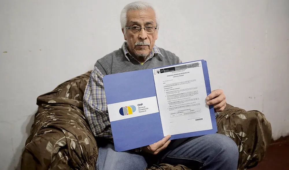 Una década de espera. Víctor Gálvez, de 75 años de edad, es uno de los primeros beneficiarios de las pensiones proporcionales que pagará la ONP. Foto: Gerardo Marín/ La República Una década de espera. Víctor Gálvez, de 75 años de edad, es uno de los primeros beneficiarios de las pensiones proporcionales que pagará la ONP. Foto: Gerardo Marín/ La República