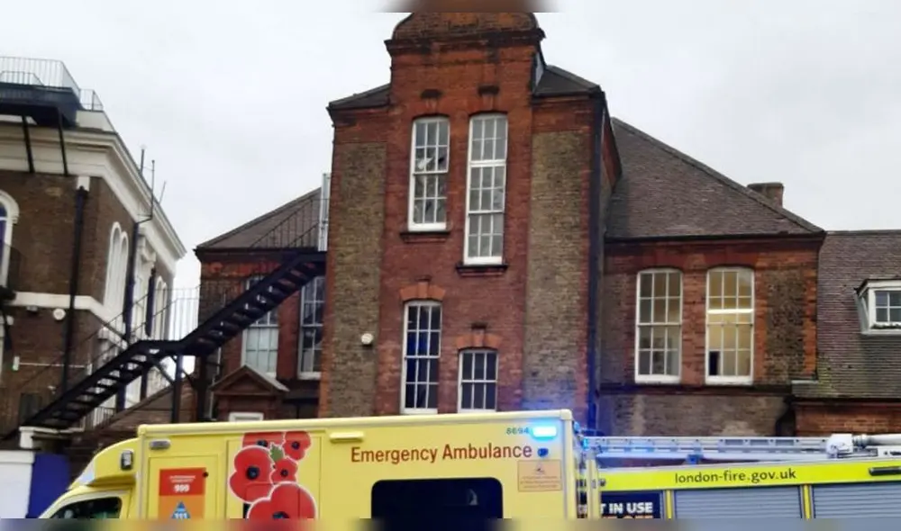 El colapso ocurrió en una escuela en Dulwich. Foto: LondonFire El colapso ocurrió en una escuela en Dulwich. Foto: LondonFire