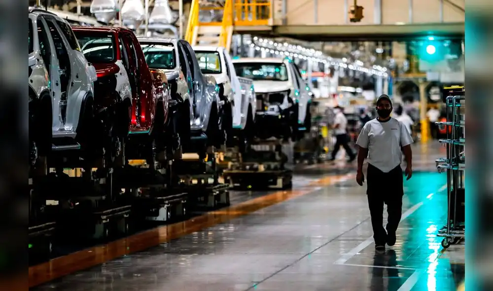 La Asociación Automotriz del Perú (APP) remitió que la recuperación de la economía local en el 2021 es sólida por el dinamismo de diversos sectores. Foto: EFE La Asociación Automotriz del Perú (APP) remitió que la recuperación de la economía local en el 2021 es sólida por el dinamismo de diversos sectores. Foto: EFE