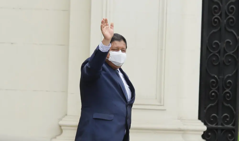 Walter Ayala concluyó su reunión con el presidente Pedro Castillo al promediar la 1.45 p. m. Foto: La República / John Reyes / Video: Canal N