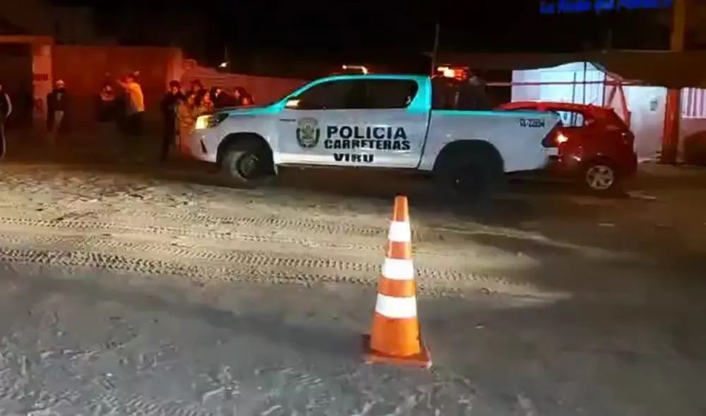 Policía de Carreteras desvió el tránsito para las diligencias de ley. Foto: captura video radio Ke Buena Policía de Carreteras desvió el tránsito para las diligencias de ley. Foto: captura video radio Ke Buena