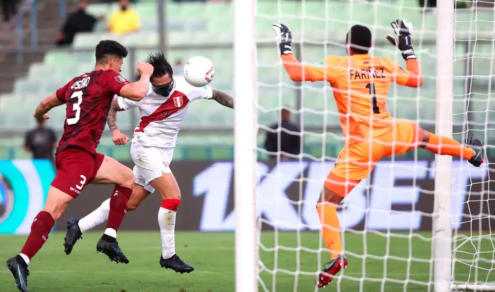 Perú se fue al descanso ganando 1-0 con gol de Lapadula. Foto: Twitter Selección peruana Perú se fue al descanso ganando 1-0 con gol de Lapadula. Foto: Twitter Selección peruana