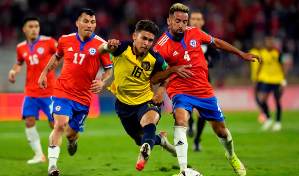 Chile recibe a Ecuador en Santiago por las Eliminatorias Qatar 2022. Foto: EFE
