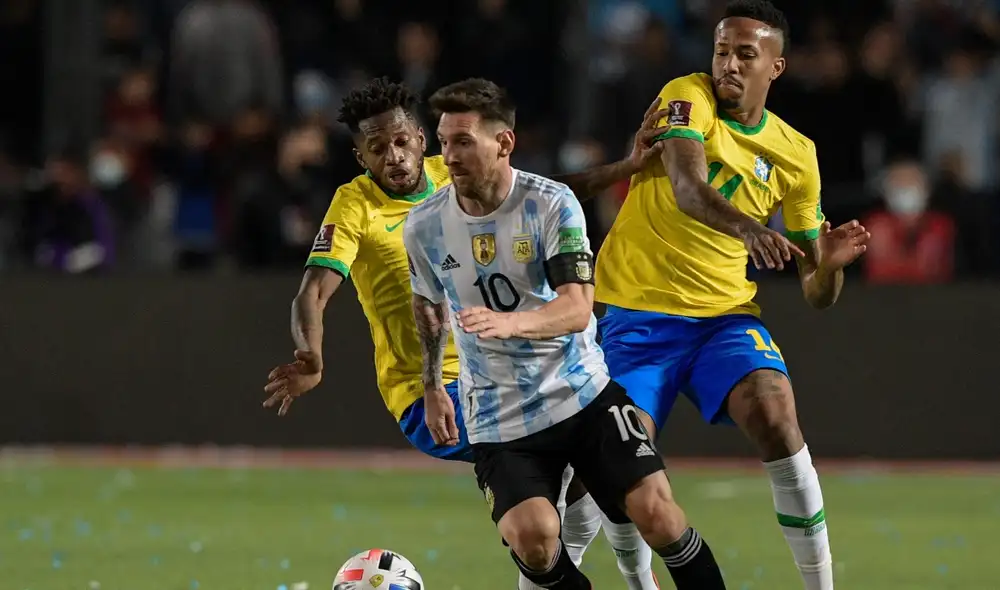 Lionel Messi no pudo lucir lo mejor de su fútbol en este Argentina vs. Brasil. Foto: AFP