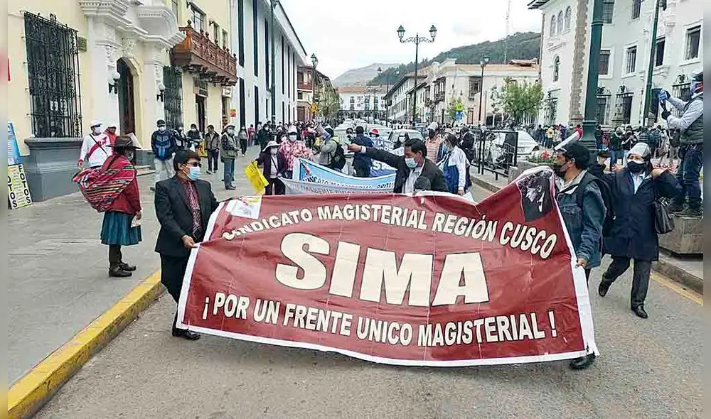 Protesta de maestros. Foto: La República Protesta de maestros. Foto: La República