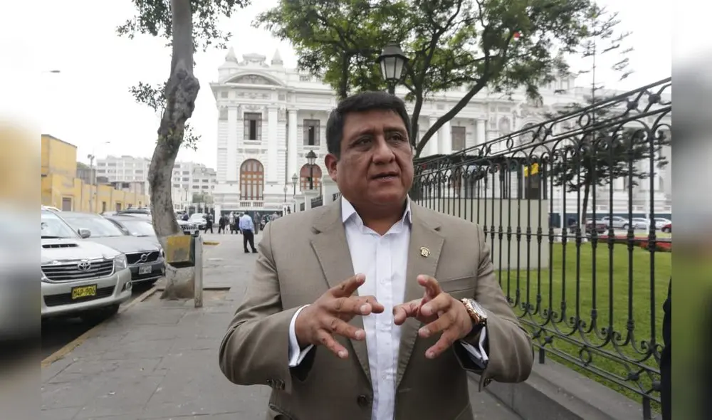 Congresista Héctor Ventura, de Fuerza Popular, opinó sobre las declaraciones del ministro de Justicia acerca del posible indulto humanitario a Alberto Fujimori. Fotos: Carlos Felix / La República Congresista Héctor Ventura, de Fuerza Popular, opinó sobre las declaraciones del ministro de Justicia acerca del posible indulto humanitario a Alberto Fujimori. Fotos: Carlos Felix / La República