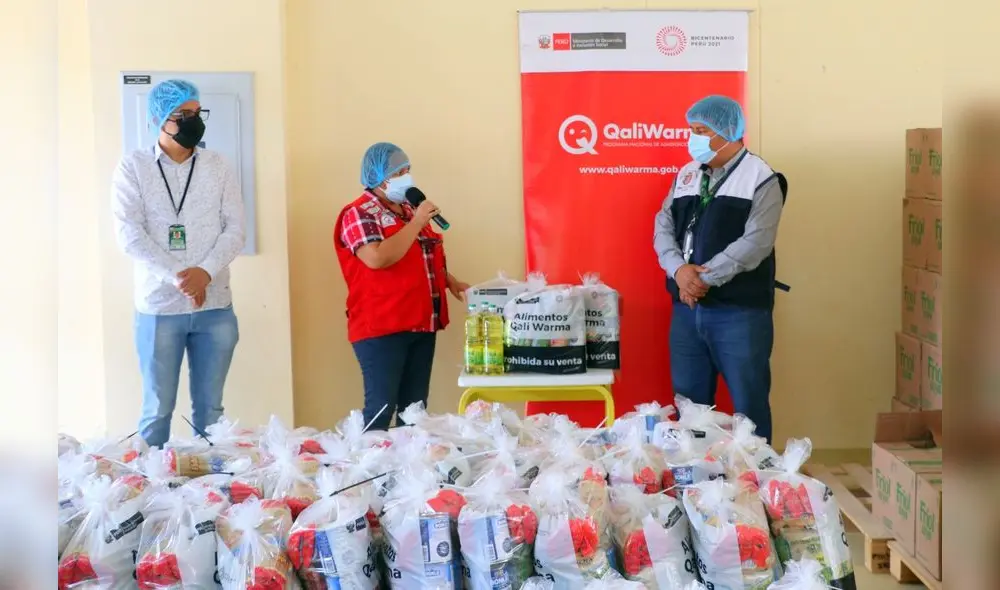 El almacenamiento y distribución fue supervisado por el alcalde. Foto: Municipalidad de Paita