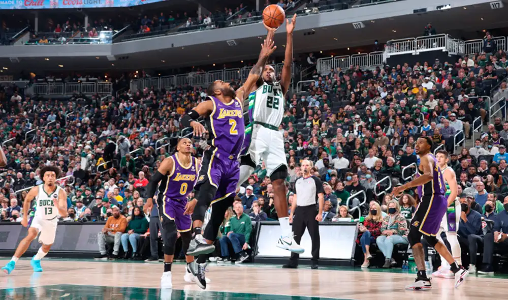 Bucks derrotaron a los Lakers por la NBA 2021-22. Foto: AFP Bucks derrotaron a los Lakers por la NBA 2021-22. Foto: AFP