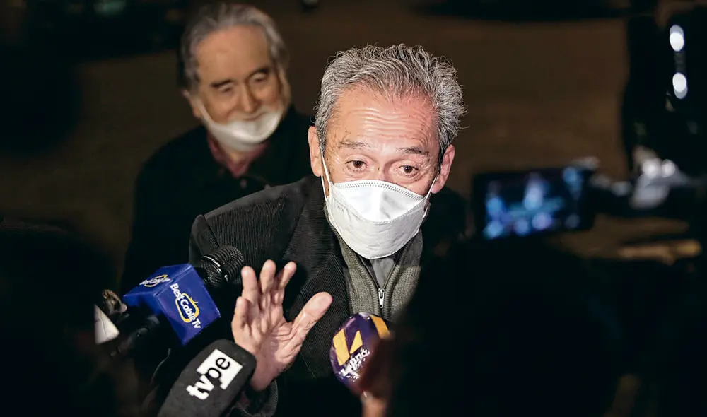En la mira. Carlos Gallardo precisó que no evalúa renunciar tras irregularidades en examen. Foto: Gerardo Marín / La República En la mira. Carlos Gallardo precisó que no evalúa renunciar tras irregularidades en examen. Foto: Gerardo Marín / La República