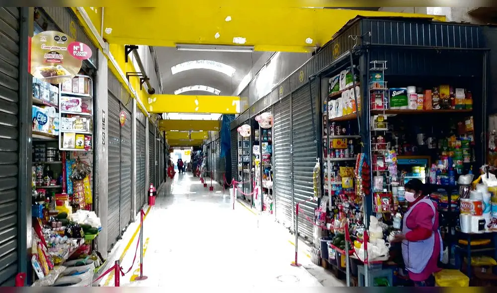 Efectos. Algunos comerciantes decidieron cerrar para cuidar su salud o esperar la reactivación económica. Foto: La República Efectos. Algunos comerciantes decidieron cerrar para cuidar su salud o esperar la reactivación económica. Foto: La República