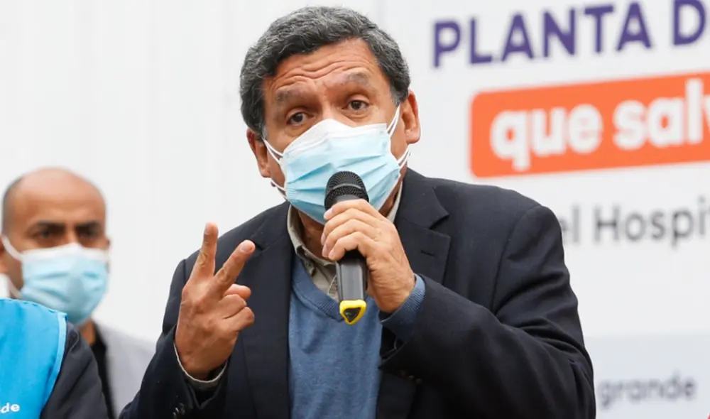 Cevallos indicó que el 60% de la población objetivo cuenta con las dos dosis contra la COVID-19. Foto: Minsa