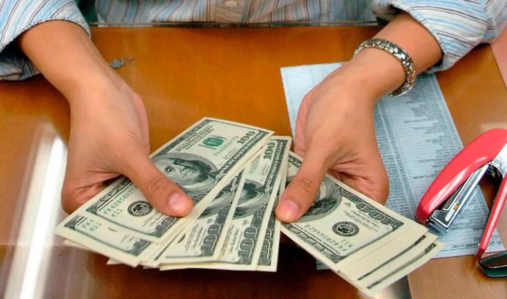 El precio del dólar BCV es la tasa oficial autorizada por el régimen de Nicolás Maduro para contrarrestar el mercado paralelo. Foto: AFP