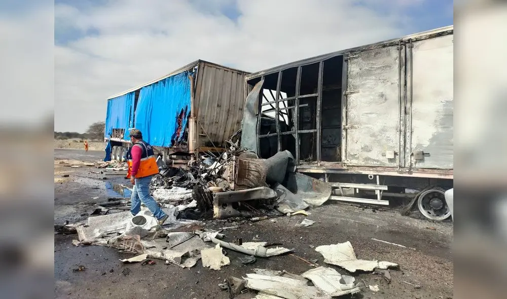 Los conductores quedaron atrapados y fallecieron. Foto: PNP