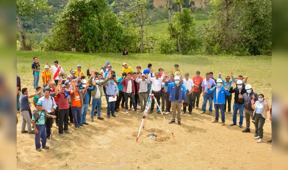 Ceremonia de colocación de la primera piedra para la construcción de colegio en Cutervo. Foto: Gerencia Sub Regional de Cutervo Ceremonia de colocación de la primera piedra para la construcción de colegio en Cutervo. Foto: Gerencia Sub Regional de Cutervo