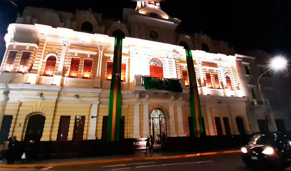 Municipalidad de Chiclayo realizó embanderamiento con símbolos del colegio Manuel Pardo. Foto: La República