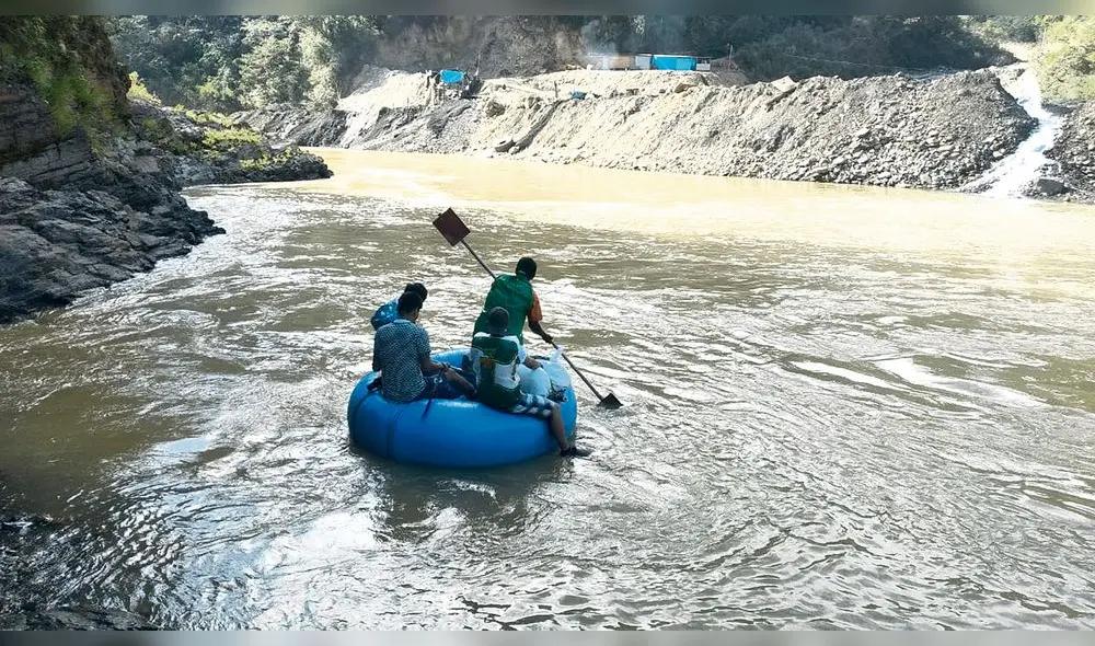 Perdidos. Trabajadores habrían sufrido accidente en el bote que viajaban.