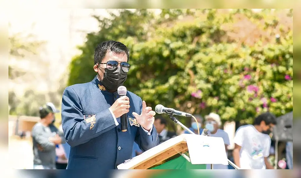 Elmer Cáceres Llica pidió licencia por 45 días.