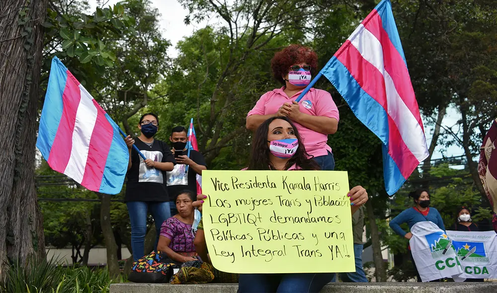 En nuestro país la comunidad trans sigue a la espera de una ley que reconozca su identidad. Foto: AFP En nuestro país la comunidad trans sigue a la espera de una ley que reconozca su identidad. Foto: AFP