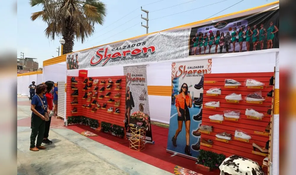 Diversos tipos de calzado se ofertan en la Calzaferia 2021 en El Porvenir. Foto: MDEP Diversos tipos de calzado se ofertan en la Calzaferia 2021 en El Porvenir. Foto: MDEP