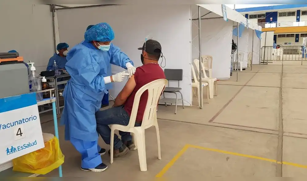 Brigadas de salud acudieron a entidad públicas y empresas. Foto: URPI/Wilder Pari