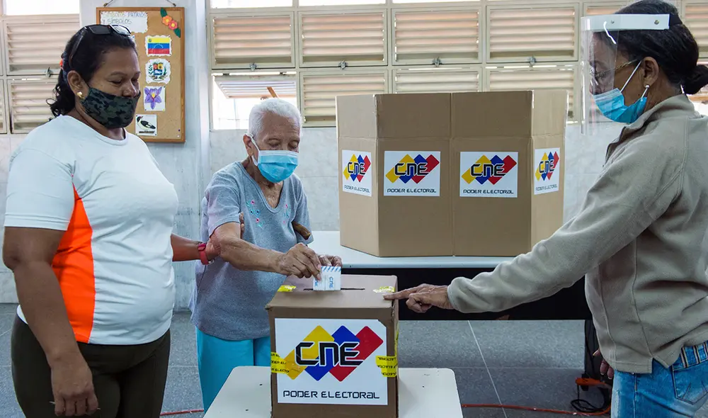 Los venezolanos mayores de 18 años votarán en las elecciones regionales de Venezuela 2021. Foto: AFP Los venezolanos mayores de 18 años votarán en las elecciones regionales de Venezuela 2021. Foto: AFP