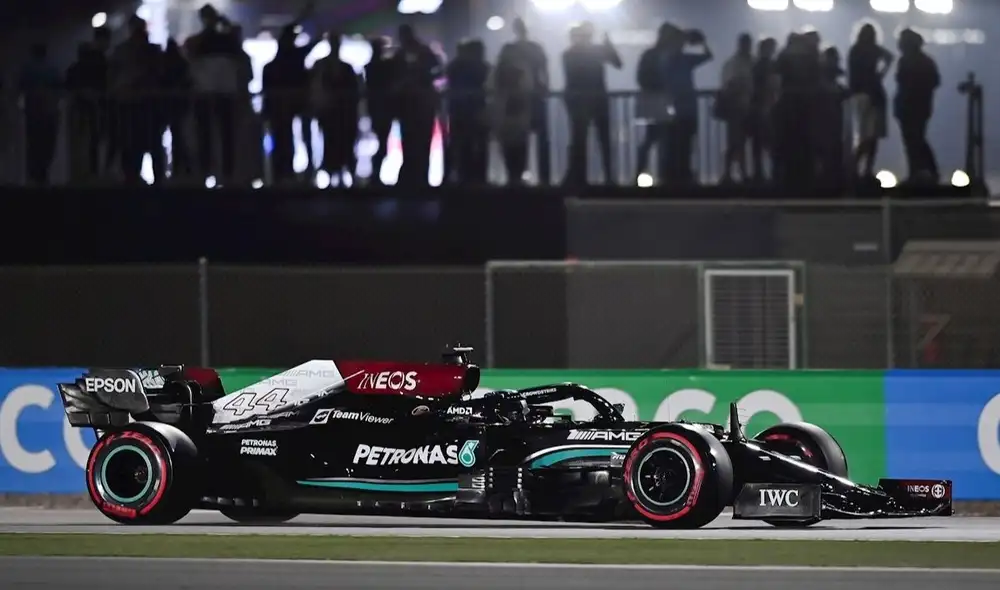 Lewis Hamilton partirá primero en el GP de Qatar. Foto: EFE