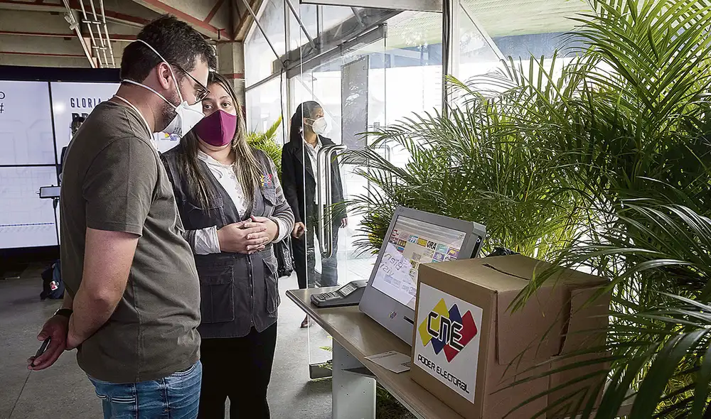 Vistas. Alrededor de 300 personas estarán desplegadas como observadores, según el CNE. Foto: EFE Vistas. Alrededor de 300 personas estarán desplegadas como observadores, según el CNE. Foto: EFE