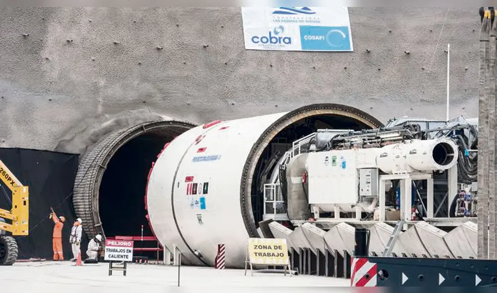 La tuneladora. Maquinaria iba a servir para penetrar la cordillera y traer el agua de la cuenca del Pacífico. Hoy está abandonada en el campamento. La tuneladora. Maquinaria iba a servir para penetrar la cordillera y traer el agua de la cuenca del Pacífico. Hoy está abandonada en el campamento.