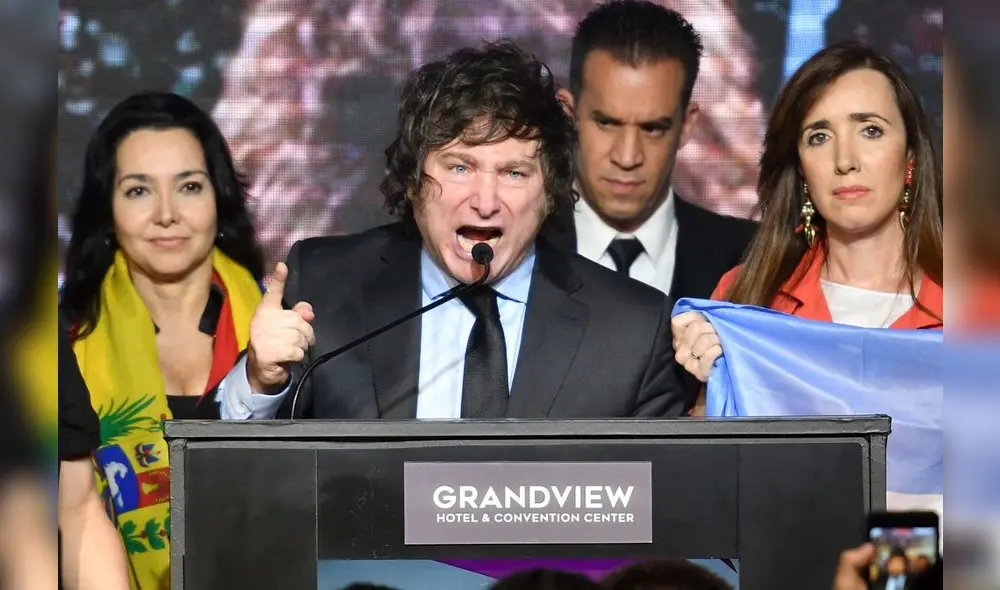 El estrambótico economista Javier Milei acaba de ganar un escaño en la Cámara de Diputados de Argentina. Foto: AFP.