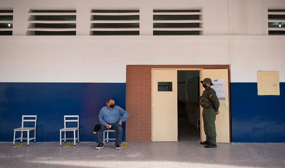 Precio del dólar en Venezuela, según DolarToday, este domingo 21 de noviembre, cuando votan en Venezuela para elegir a sus nuevas autoridades regionales y locales. Foto: EFE Precio del dólar en Venezuela, según DolarToday, este domingo 21 de noviembre, cuando votan en Venezuela para elegir a sus nuevas autoridades regionales y locales. Foto: EFE