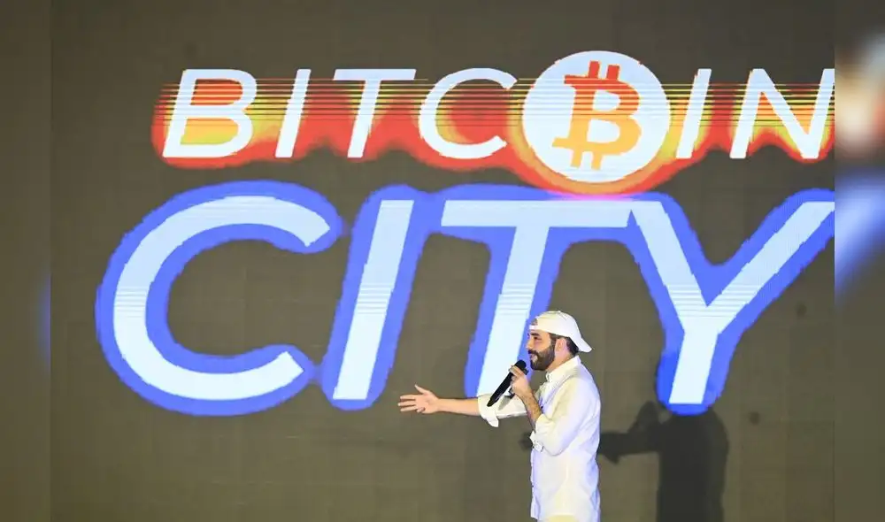 “El Salvador será el centro financiero del mundo. El Singapur de América”, dijo Samsom Mow, director estratégico de Blockstream. Foto: AFP