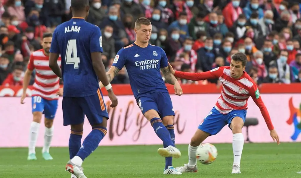 Real Madrid se fue al descanso ganando 2-1 con goles de Nacho y Asensio. Foto: EFE