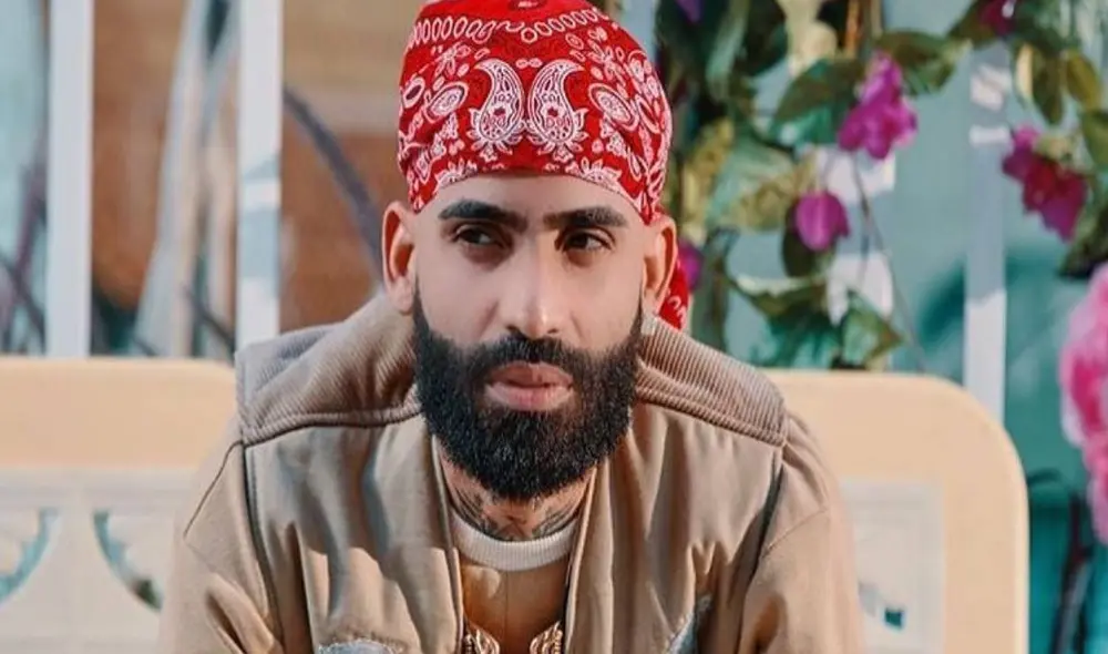 Arcángel desconsolado por la partida de su hermano de tan solo 21 años. Foto: Arcángel/Instagram