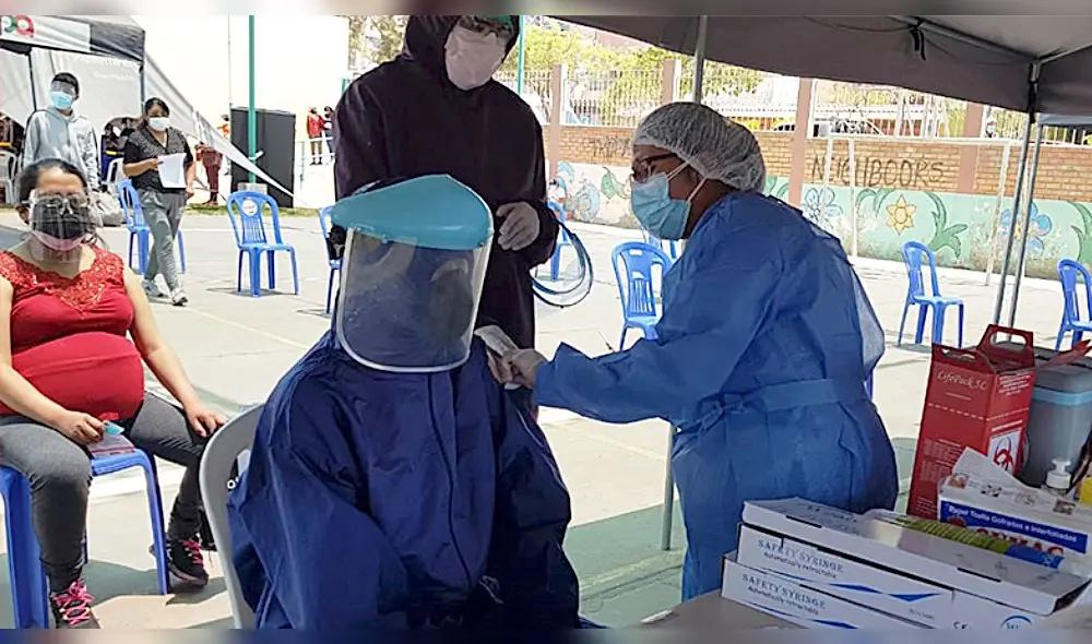 Nova precisó que los centros de salud y puntos fijos serán el principal canal de vacunación en Arequipa. Foto: La República Nova precisó que los centros de salud y puntos fijos serán el principal canal de vacunación en Arequipa. Foto: La República