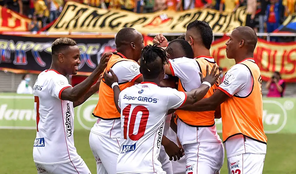 Torres, Ramos, Angulo, Quiñonez y Lucumi anotaron para los diablos rojos. Foto: América de Cali Torres, Ramos, Angulo, Quiñonez y Lucumi anotaron para los diablos rojos. Foto: América de Cali
