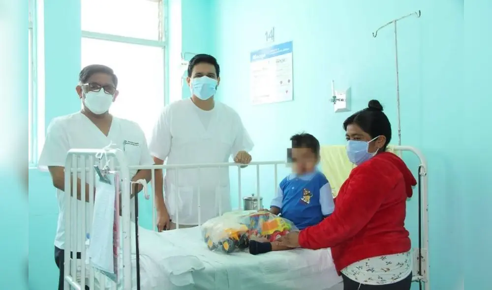 El menor presentaba neumonía, fiebre alta, entre otros males que deterioraban su salud. Foto: EsSalud Piura El menor presentaba neumonía, fiebre alta, entre otros males que deterioraban su salud. Foto: EsSalud Piura