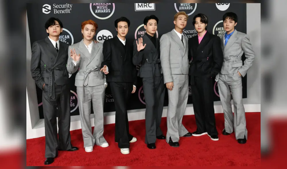 V, Suga, Jin, Jungkook, RM, Jimin y J-Hope en AMAs 2021. Foto: E! Entertainment