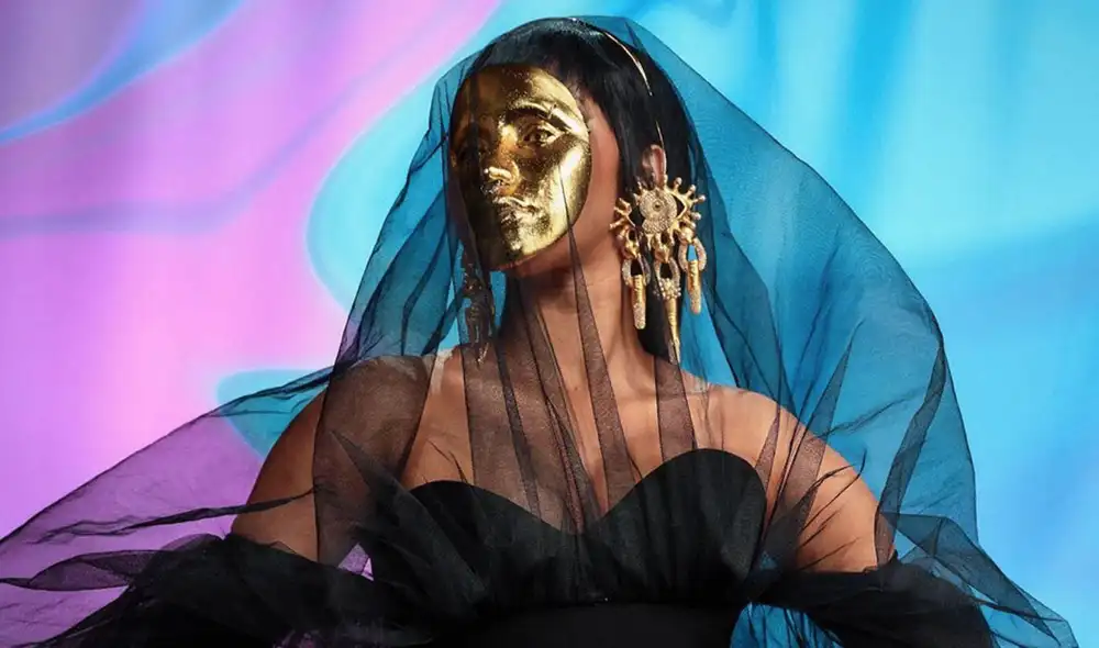 La rapera Cardi B brilló en la alfombra roja de los premios American Music Awards 2021 con un peculiar outfit. Foto: Instagram / @iamcardib