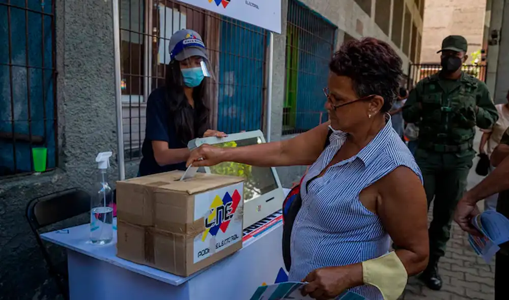 El precio del dólar BCV es la tasa oficial autorizada por el régimen de Nicolás Maduro para contrarrestar el mercado paralelo. Foto: EFE El precio del dólar BCV es la tasa oficial autorizada por el régimen de Nicolás Maduro para contrarrestar el mercado paralelo. Foto: EFE