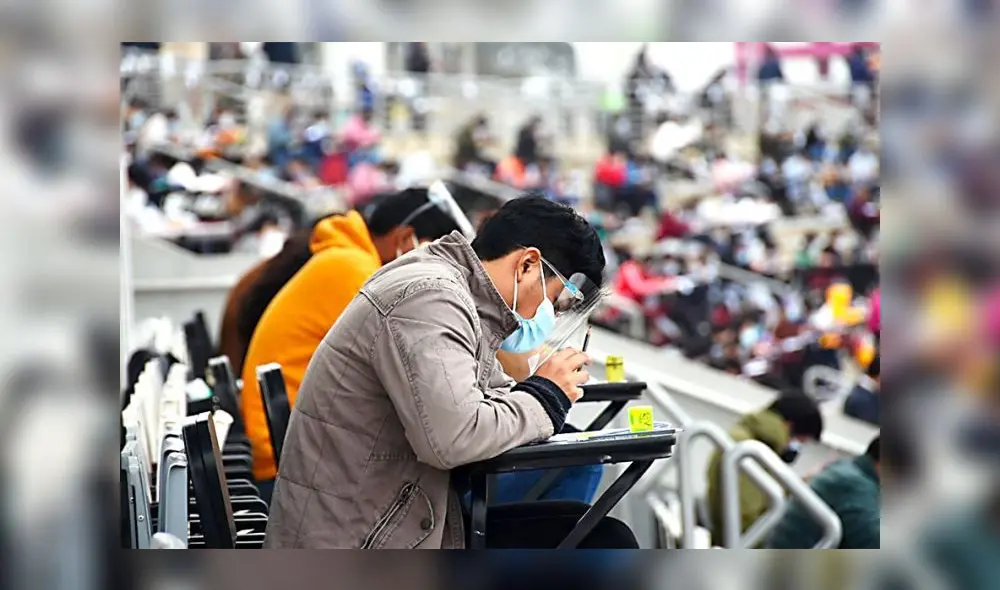 Este 22 de noviemebre se promulgó la ley que amplía el bachillerato automático para egresados hasta el 2023. Foto: Andina