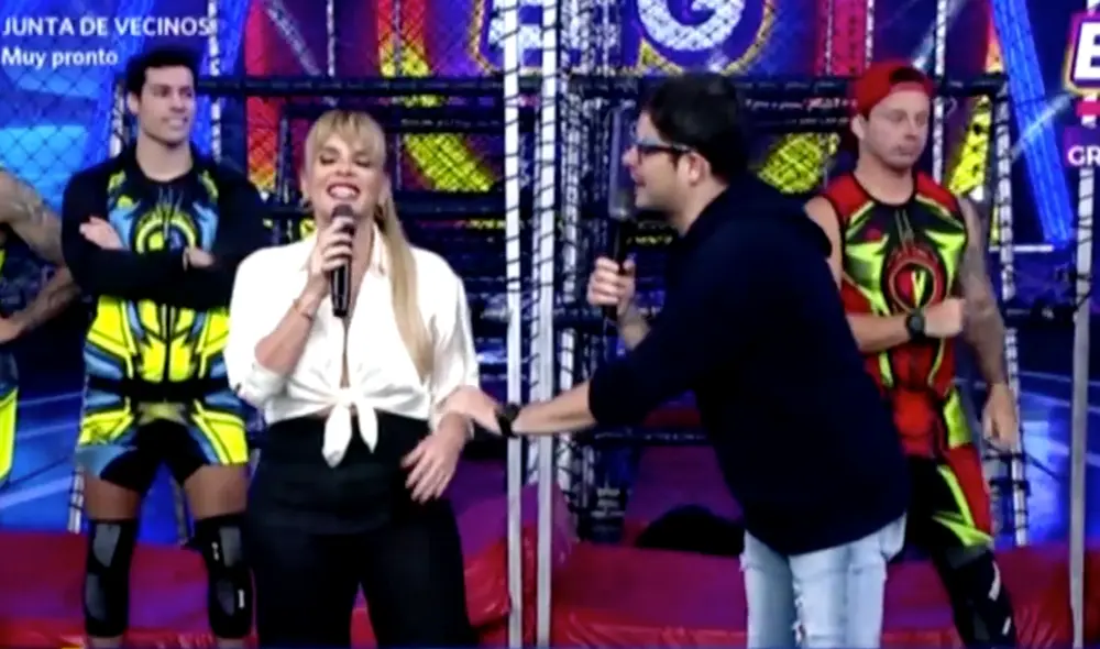 Gian Piero Díaz le jugó varias bromas pesadas a Johanna San Miguel por haberse presentado al programa sin voz. Foto: Esto es guerra/captura.